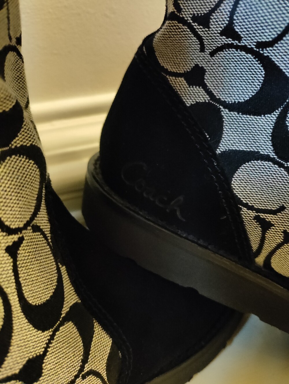 Coach Kally Signature Winter Boots – Women's Size 8.5 - Picture 3 of 6
